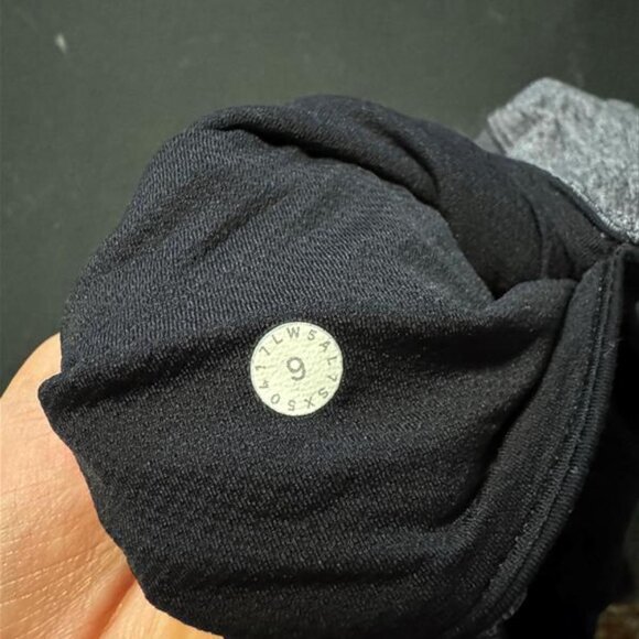 Lululemon Inspire Tight II size 6 - Picture 3 of 5